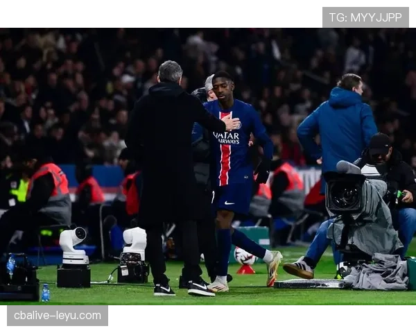 巴洛特利归队激励年轻球员，展现复苏状态引发关注