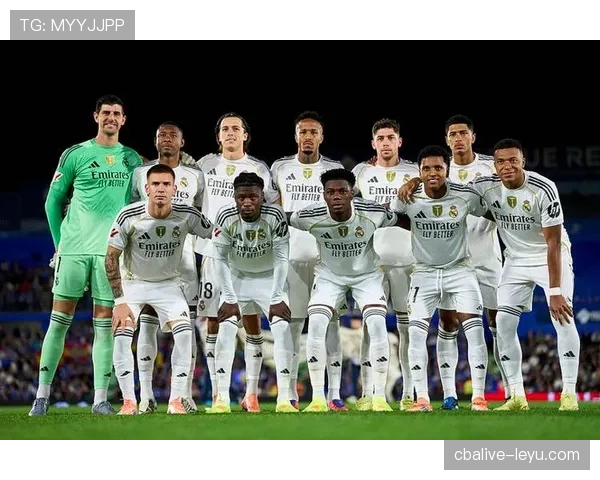 阿拉巴表现持续攀升，赛场影响力引全球瞩目彰显巨星实力